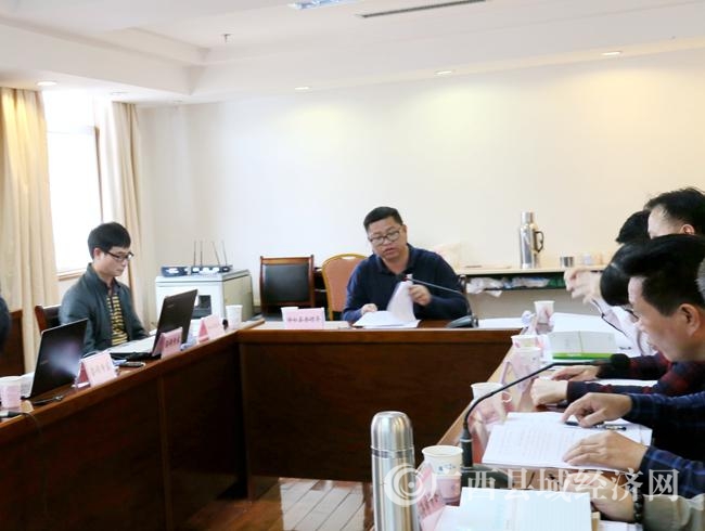 会议由博白县委常委、组织部部长吴厚强主持