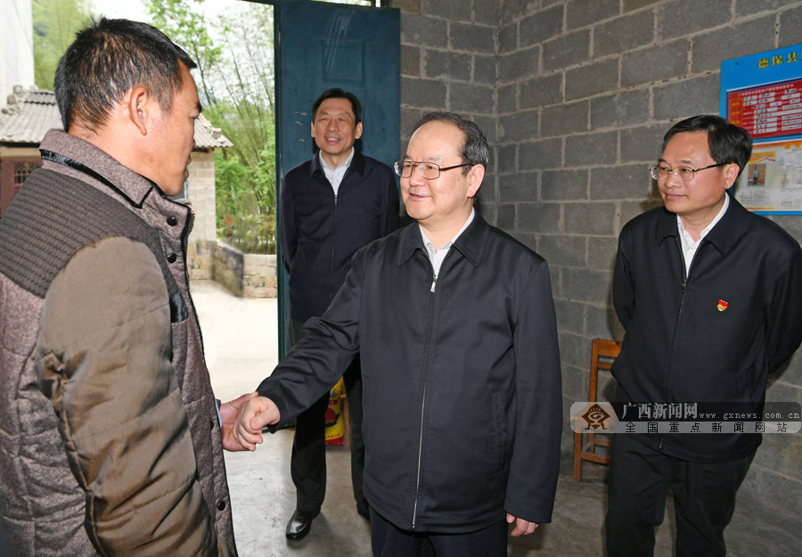 鹿心社一年前去过的首个深度贫困村成功“摘帽”