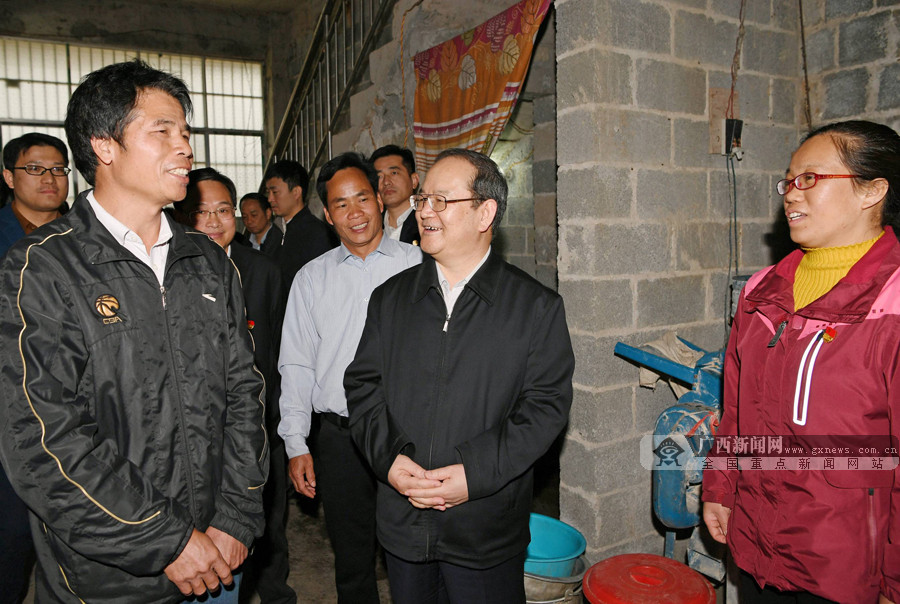 鹿心社一年前去过的首个深度贫困村成功“摘帽”