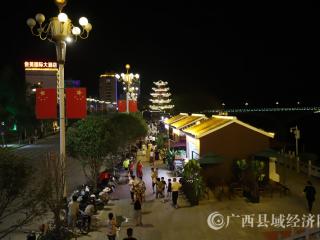 大化水岸食街:从清晨吃到夜晚的美食街