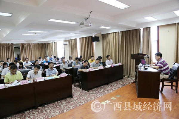 第一期通讯员培训会课堂气氛活跃
