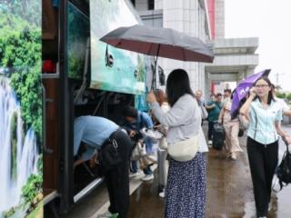 广西东兴口岸(二桥)国际不定期客运班车线路正式开通