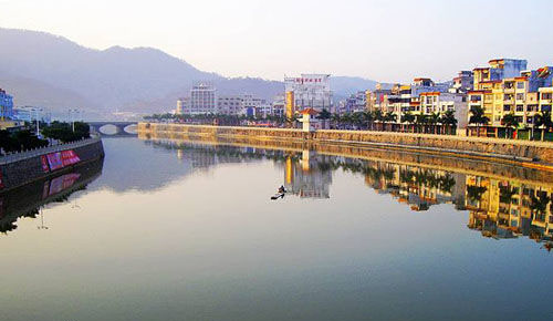 岑溪市