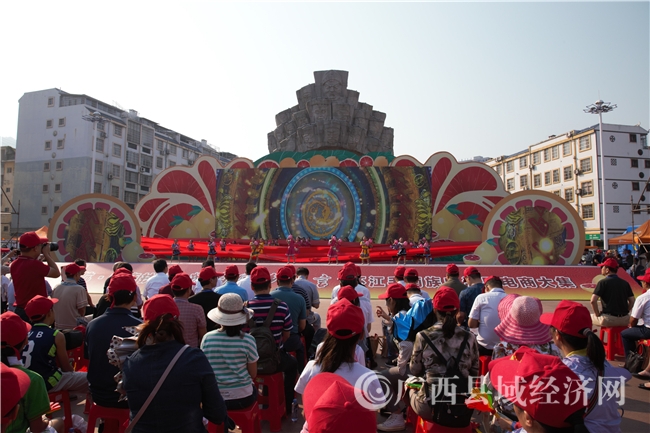 环江县:电商大集 特色节庆 红心香柚展销两旺
