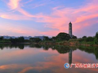 宁明人文美景:蓉峰塔