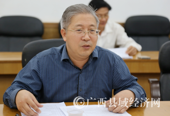 促进会特聘研究员、广西大学农学院副院长、博士生导师何新华在会上发言.png